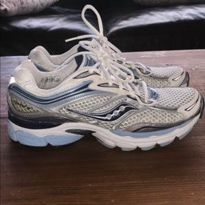 Saucony Omni 9 ProGrid Running Sneakers 10